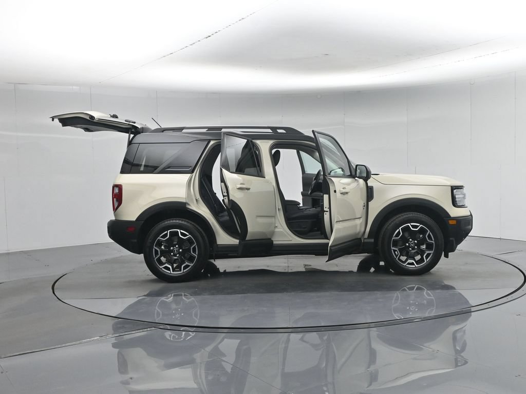 Certified 2025 Ford Bronco Sport Outer Banks w/ Outer Banks Tech Package+ AWD/4WD image 5