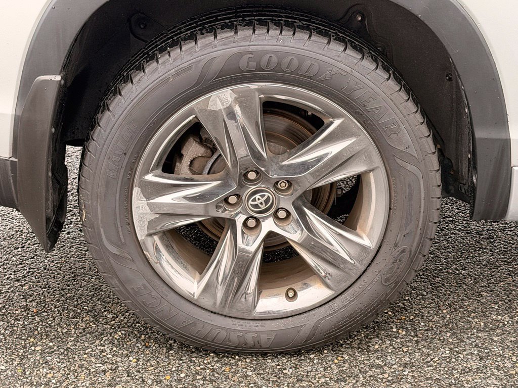 Used 2019 Toyota Highlander Limited Platinum AWD/4WD image 24