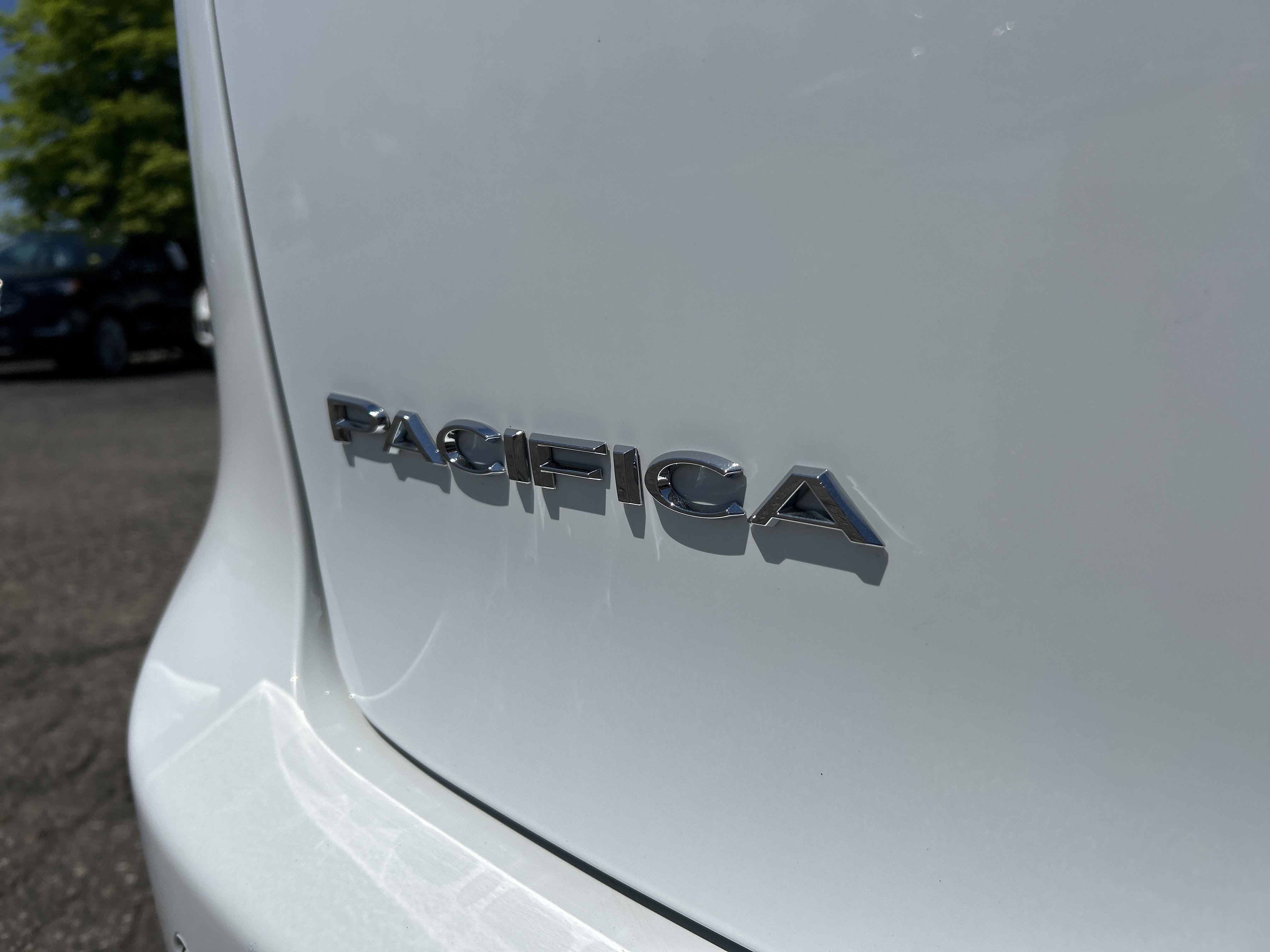 Used 2023 Chrysler Pacifica Touring-L FWD image 27