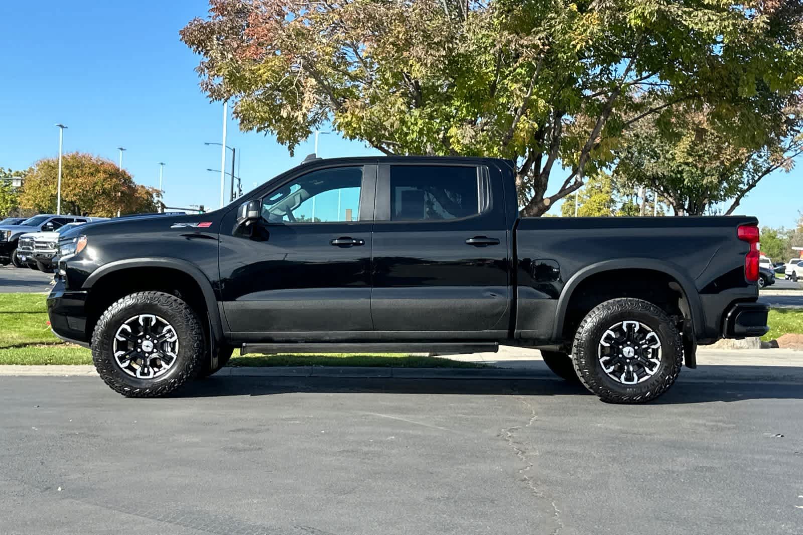 Used 2022 Chevrolet Silverado 1500 ZR2 w/ Technology Package AWD/4WD image 5