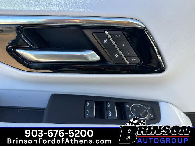 Used 2025 Chevrolet Suburban Premier w/ Sun And Tow Package AWD/4WD image 19
