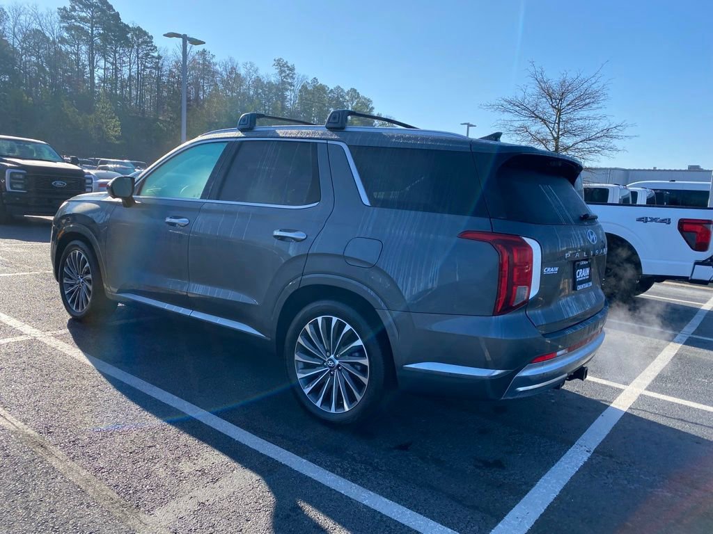 Used 2024 Hyundai Palisade Calligraphy image 3