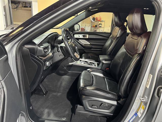 Certified 2020 Ford Explorer Platinum w/ Premium Technology Package AWD/4WD image 17