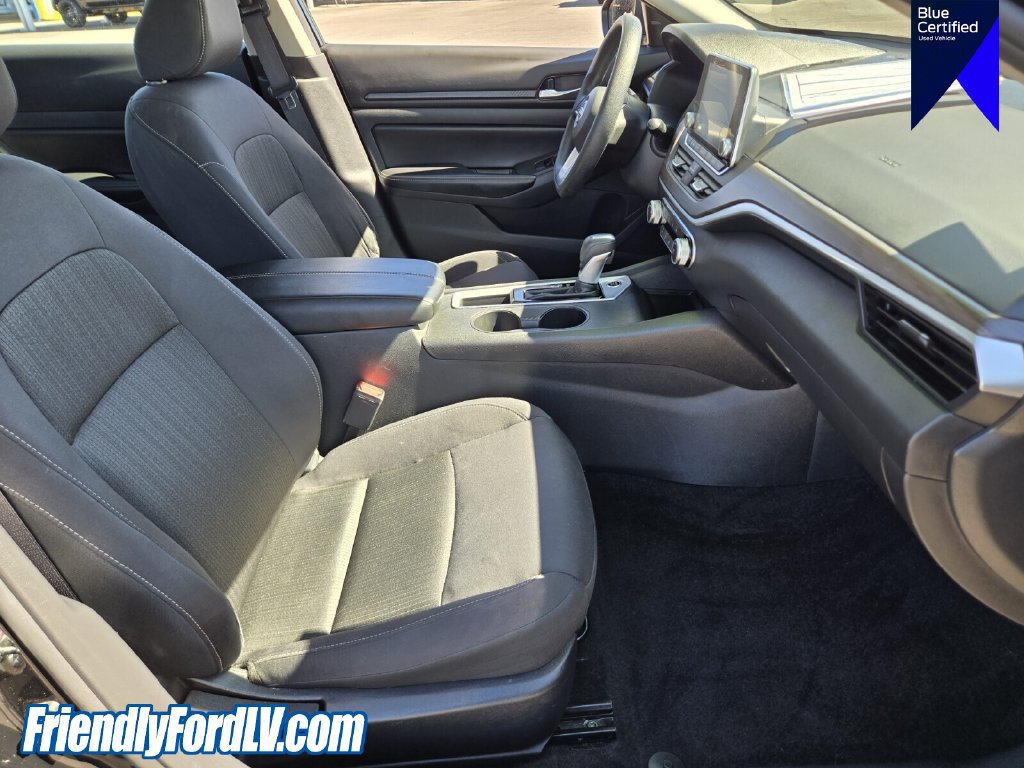 Used 2025 Nissan Altima 2.5 SV FWD image 19