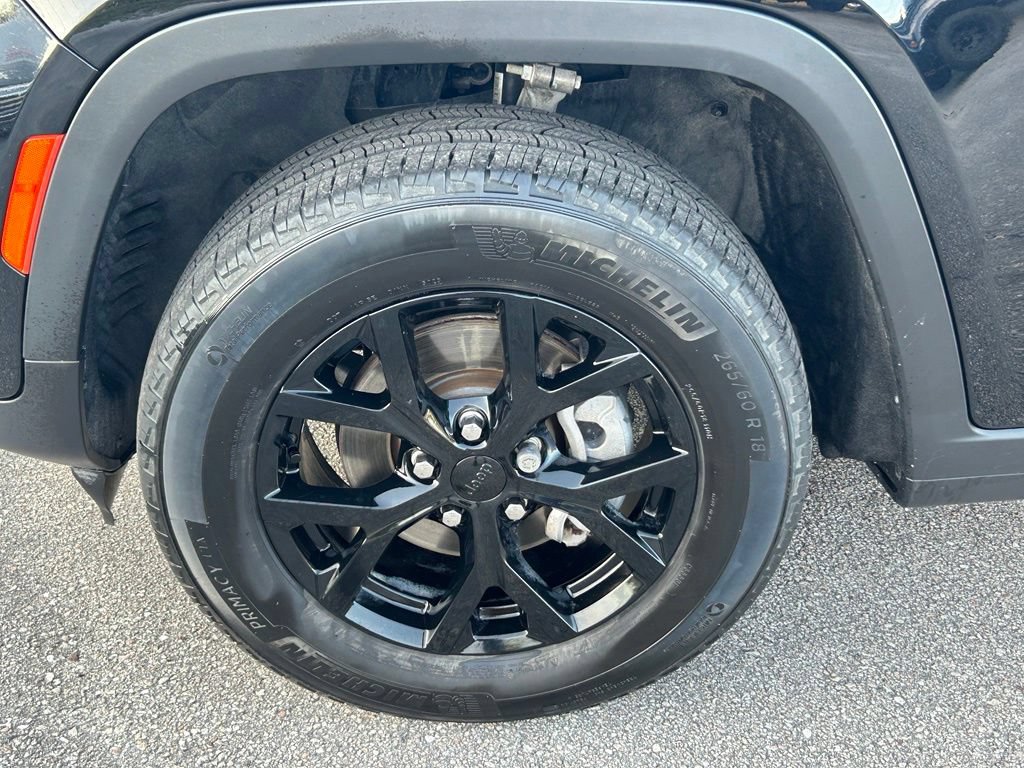 Used 2024 Jeep Grand Cherokee Altitude AWD/4WD image 18