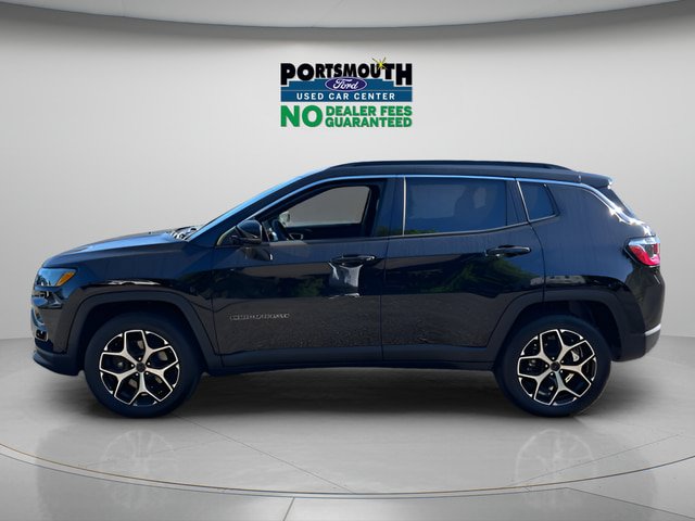Used 2025 Jeep Compass Limited AWD/4WD image 2