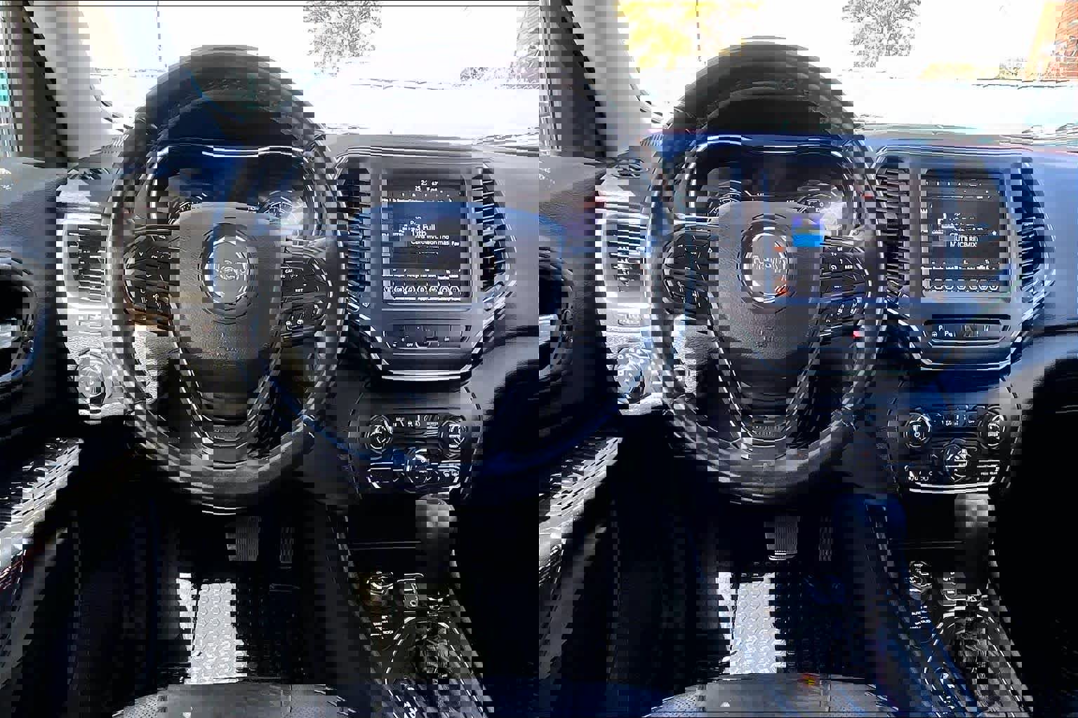 Used 2021 Jeep Cherokee Trailhawk w/ Technology Group image 7