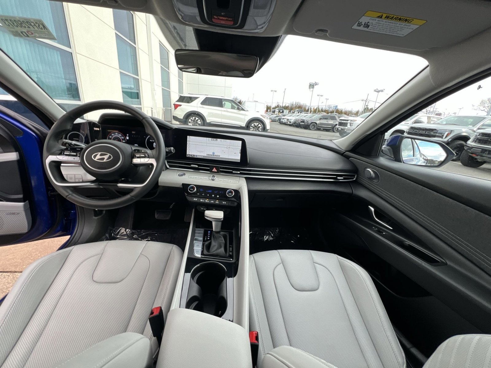 Used 2025 Hyundai Elantra Limited image 23