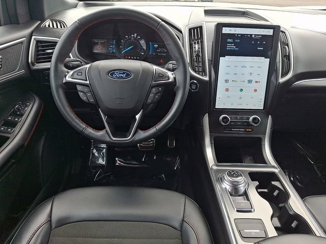 Certified 2024 Ford Edge ST-Line AWD/4WD image 11