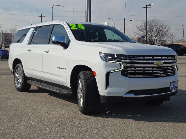 Used 2024 Chevrolet Suburban Premier AWD/4WD image 5