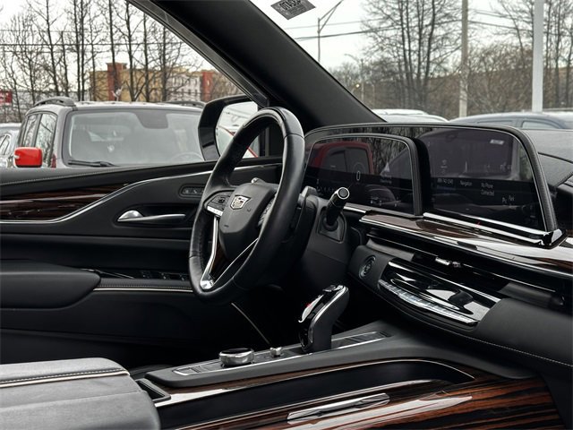 Used 2023 Cadillac Escalade Premium Luxury image 33