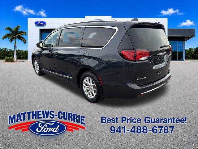 Used 2020 Chrysler Pacifica Touring-L FWD image 6