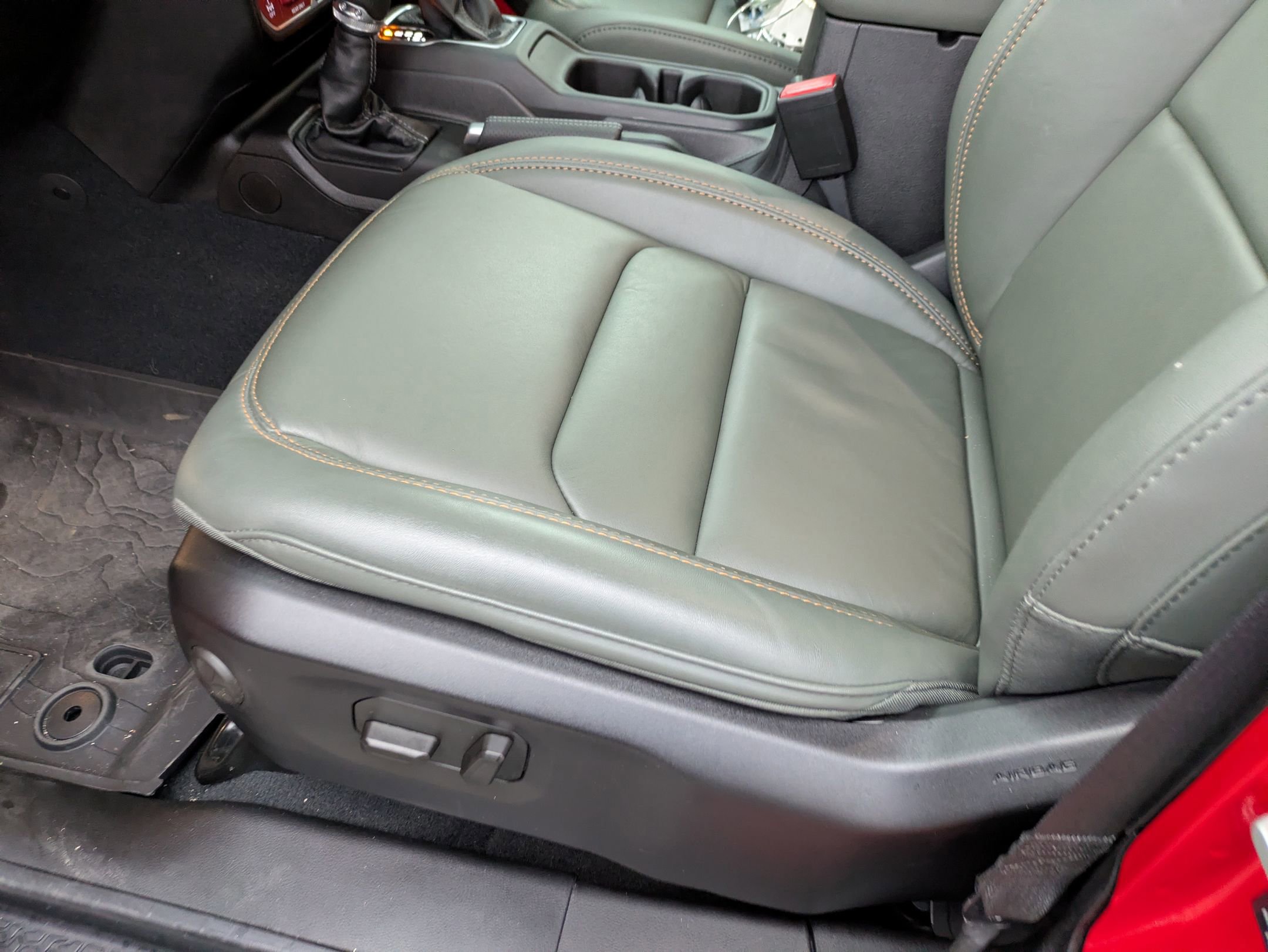 Used 2024 Jeep Gladiator Mojave image 14