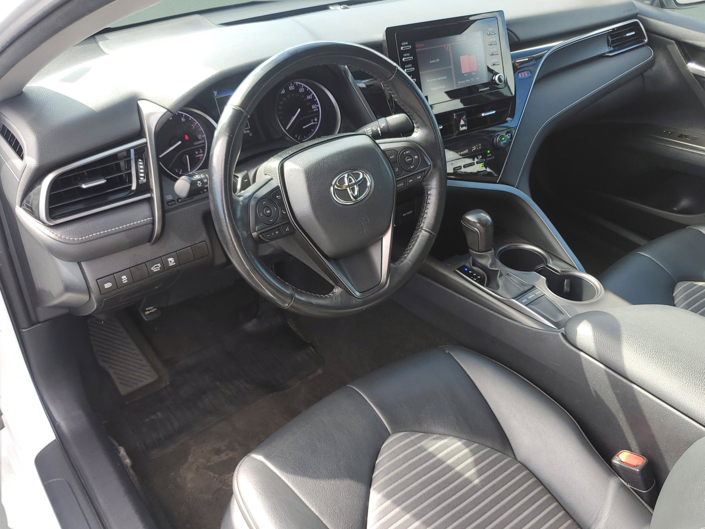 Used 2024 Toyota Camry SE FWD image 14