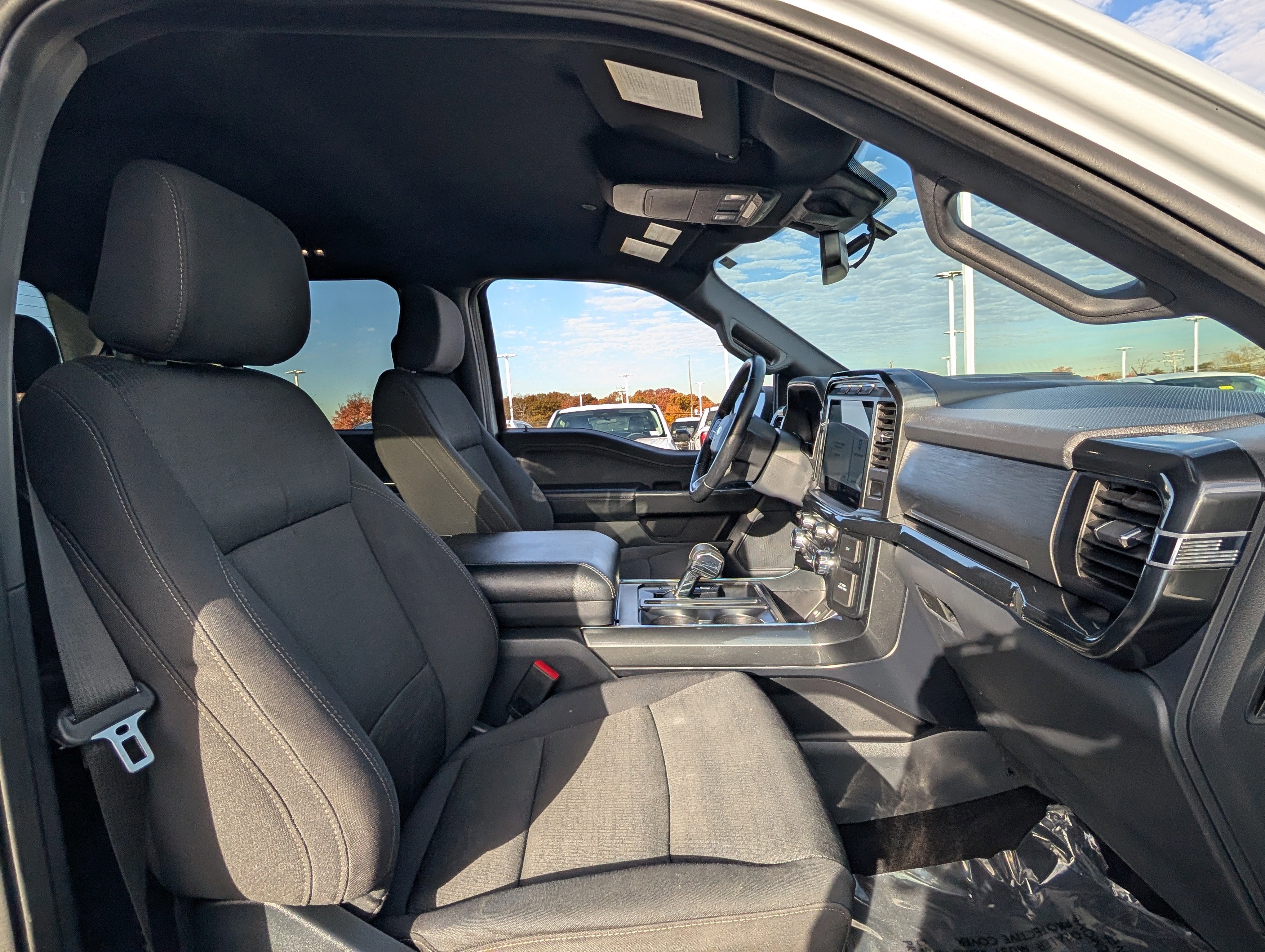 Certified 2022 Ford F150 XLT w/ Equipment Group 302A High image 10