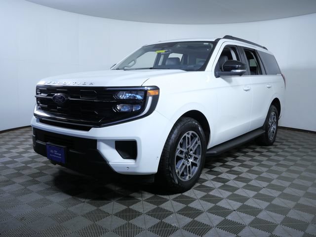 Certified 2025 Ford Expedition Active AWD/4WD image 2