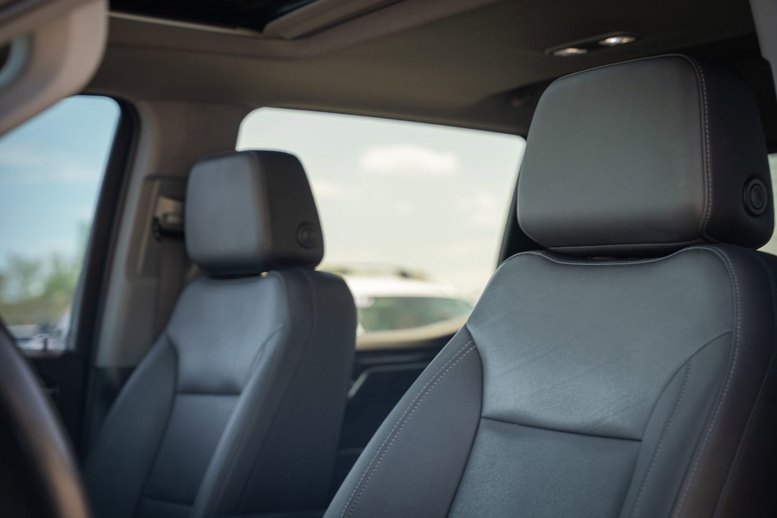 Used 2022 Chevrolet Silverado 1500 LTZ w/ LTZ Premium Package image 22