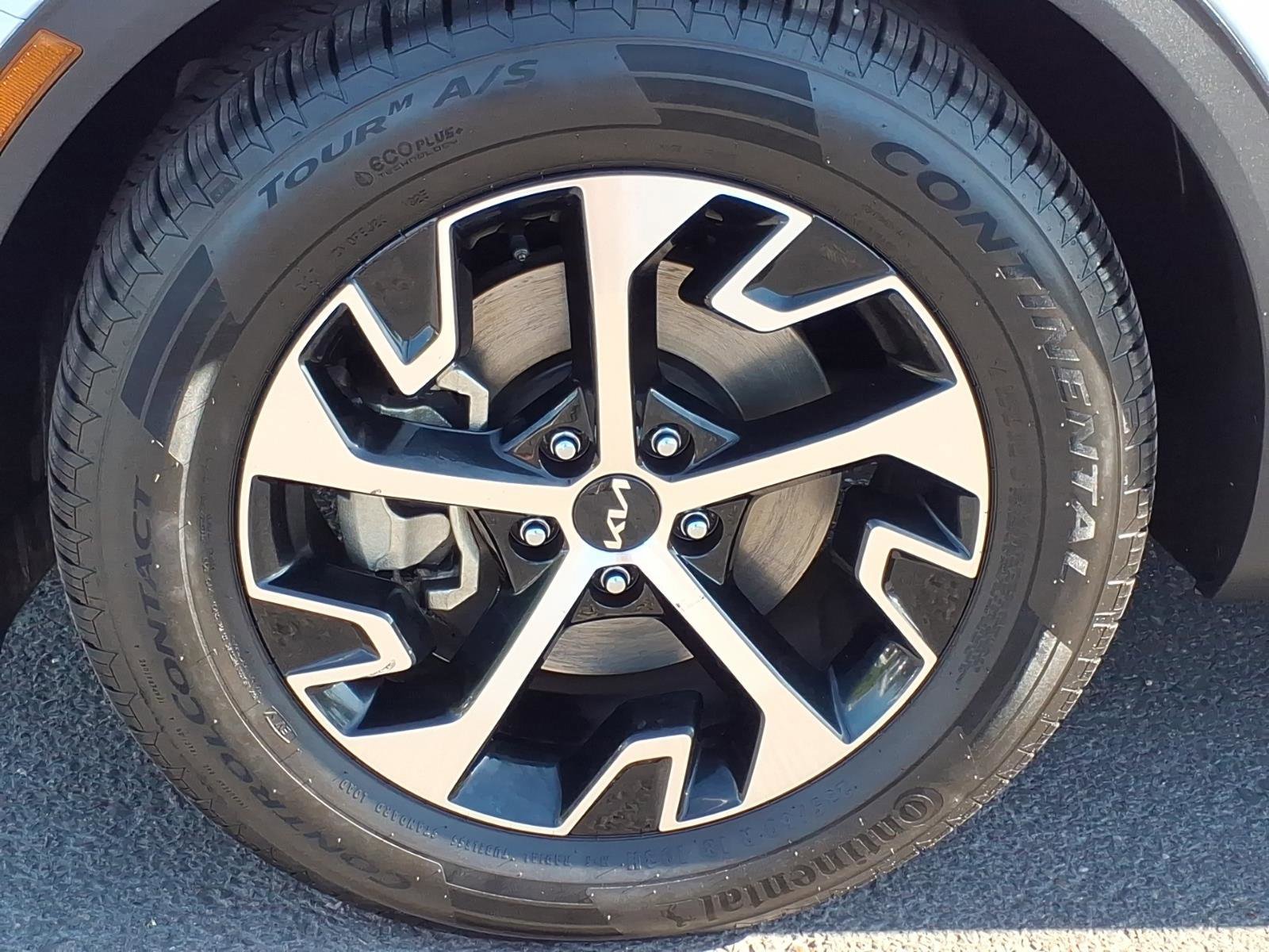 Used 2023 Kia Sportage EX image 8