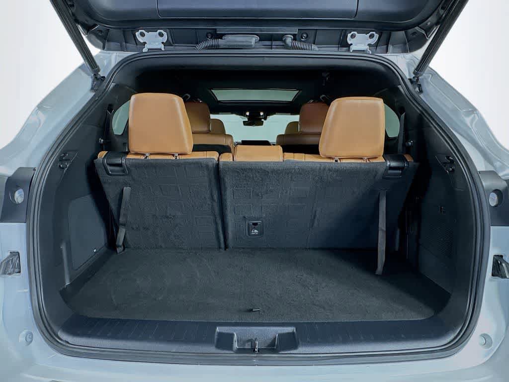 Used 2023 Toyota Highlander Platinum FWD image 21