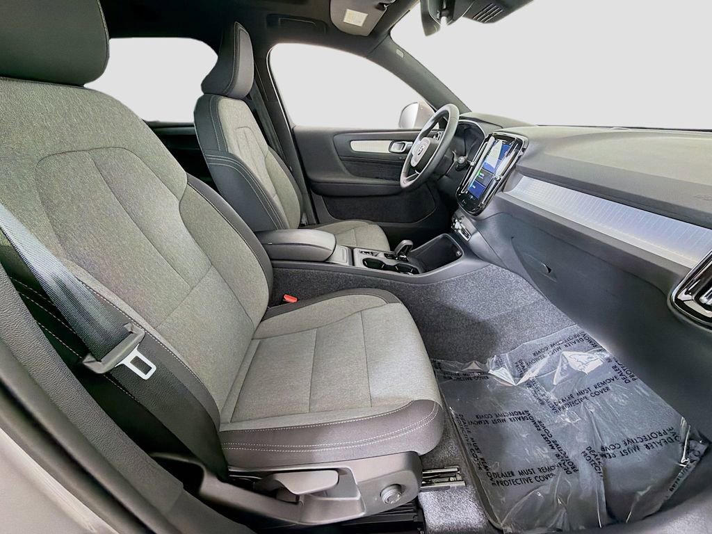 Used 2025 Volvo XC40 B5 Core AWD/4WD image 22