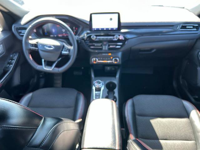 Certified 2025 Ford Escape ST-Line Select AWD/4WD image 18
