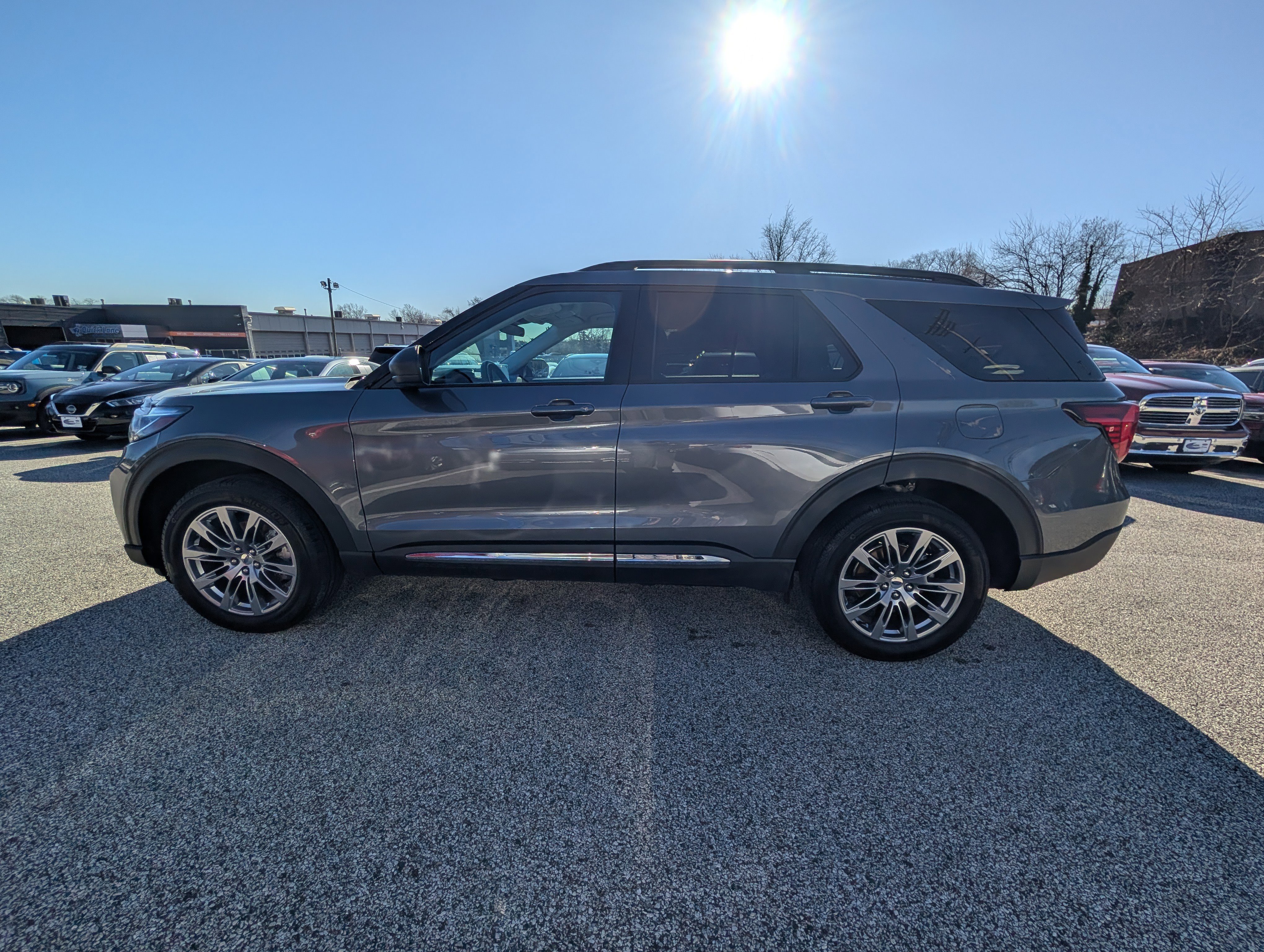 Certified 2025 Ford Explorer Active w/ Active Comfort Package image 3