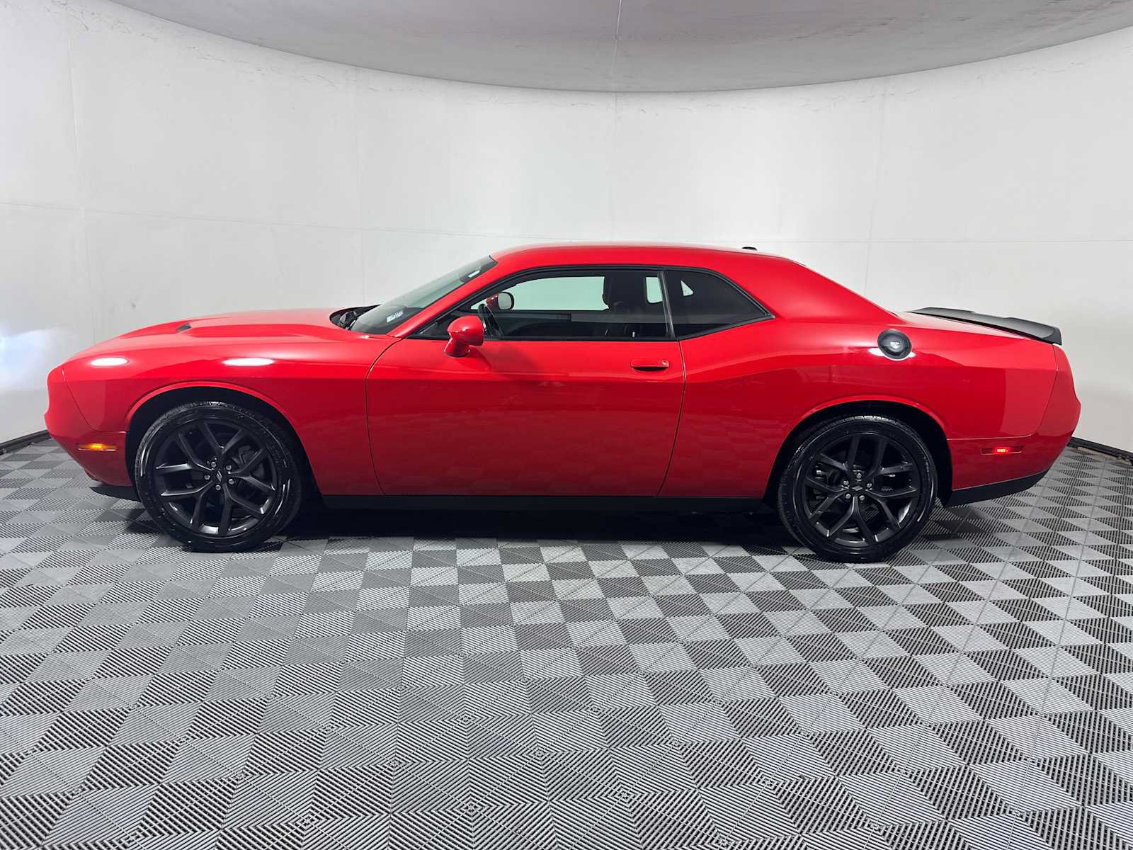 Used 2021 Dodge Challenger SXT w/ Blacktop Package RWD image 7