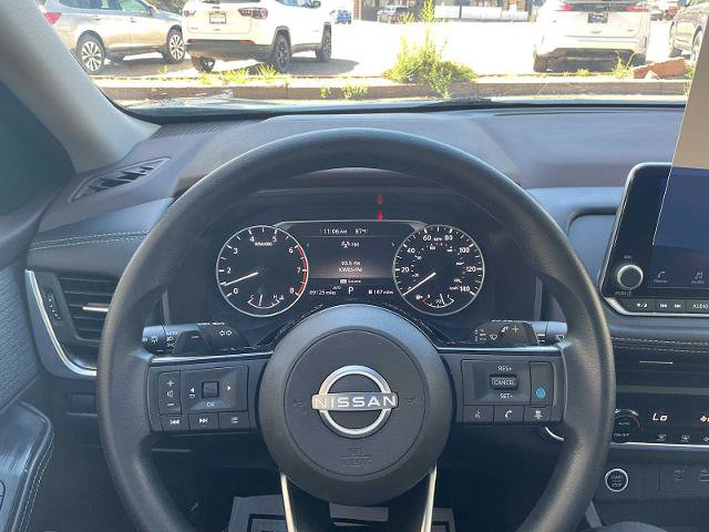 Used 2023 Nissan Rogue SV AWD/4WD image 12