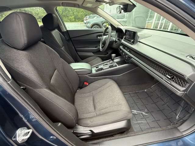 Used 2023 Honda Accord EX image 17
