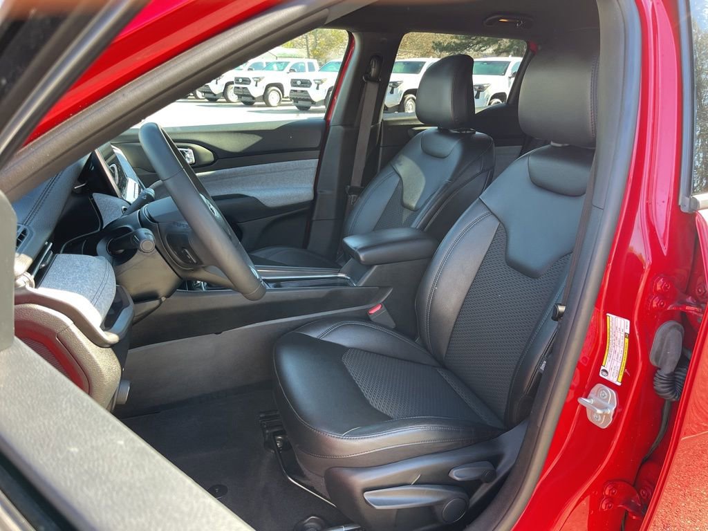 Used 2024 Jeep Compass Latitude image 19