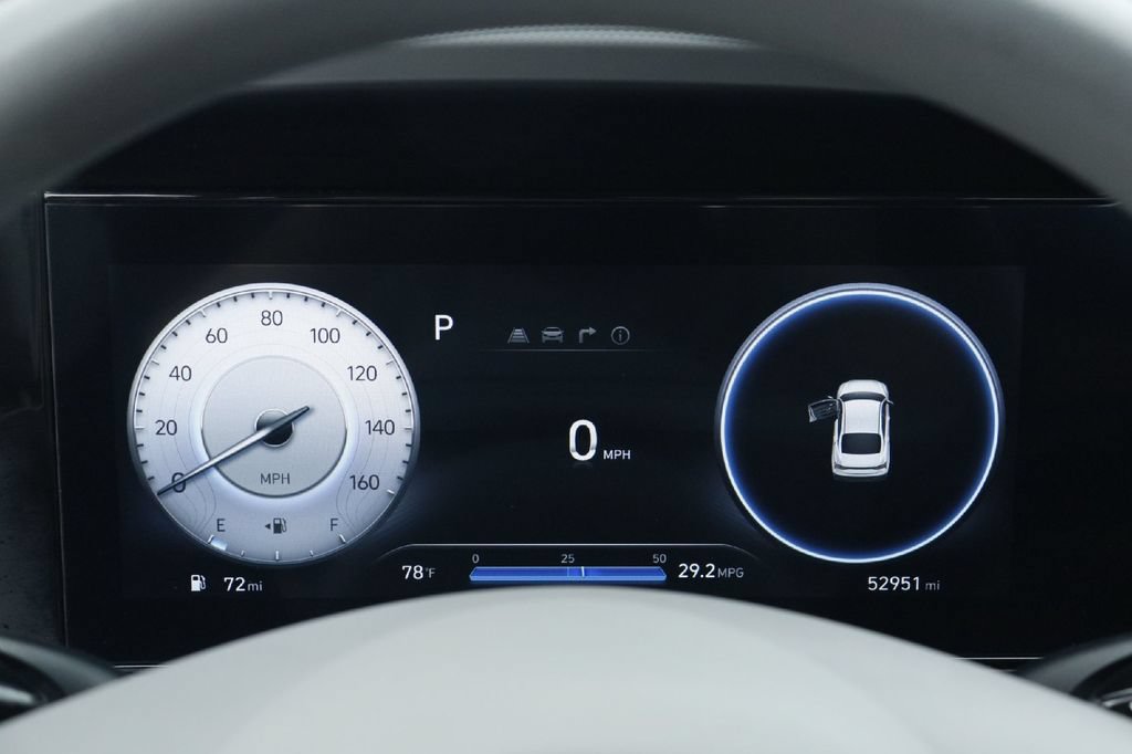 Used 2024 Hyundai Elantra SEL FWD image 9