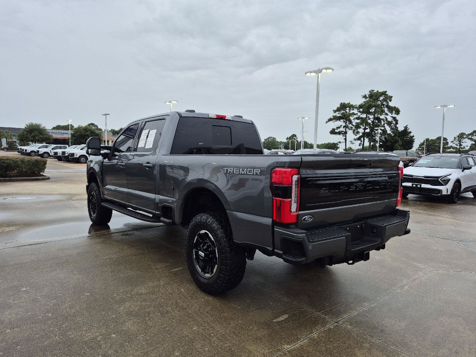 Certified 2025 Ford F350 Platinum w/ Tremor Off-Road Package AWD/4WD image 16