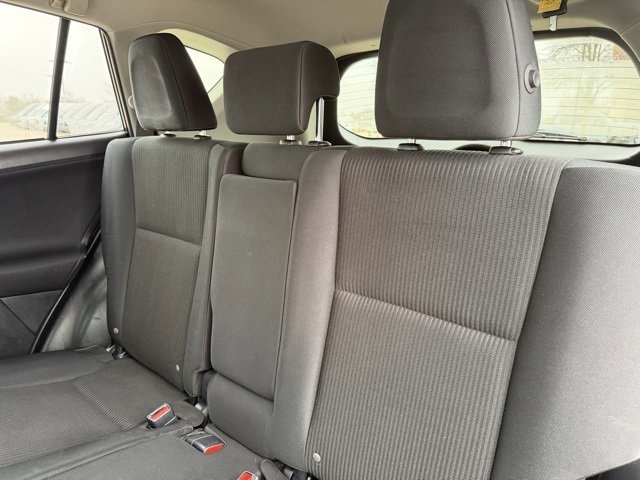 Used 2018 Toyota RAV4 LE image 19