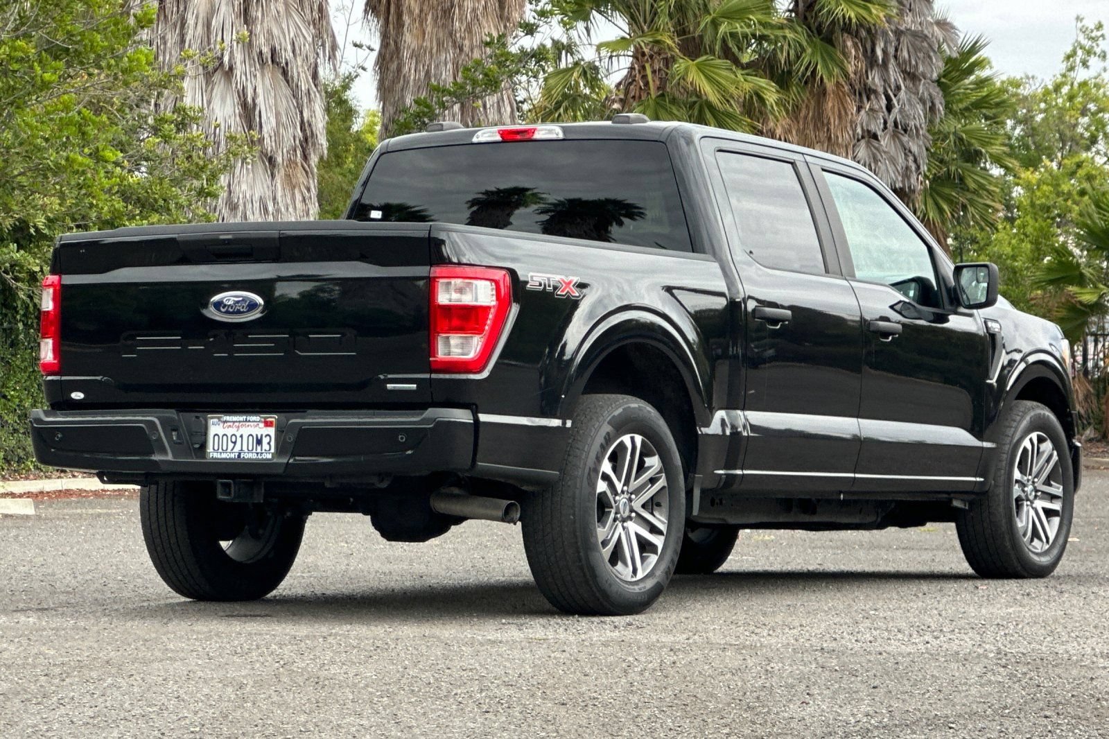 Certified 2022 Ford F150 XL w/ STX Appearance Package RWD image 3
