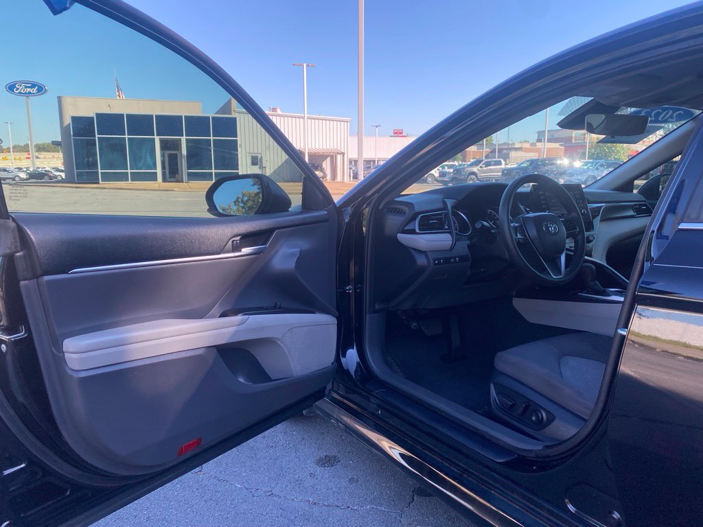 Used 2023 Toyota Camry LE FWD image 10