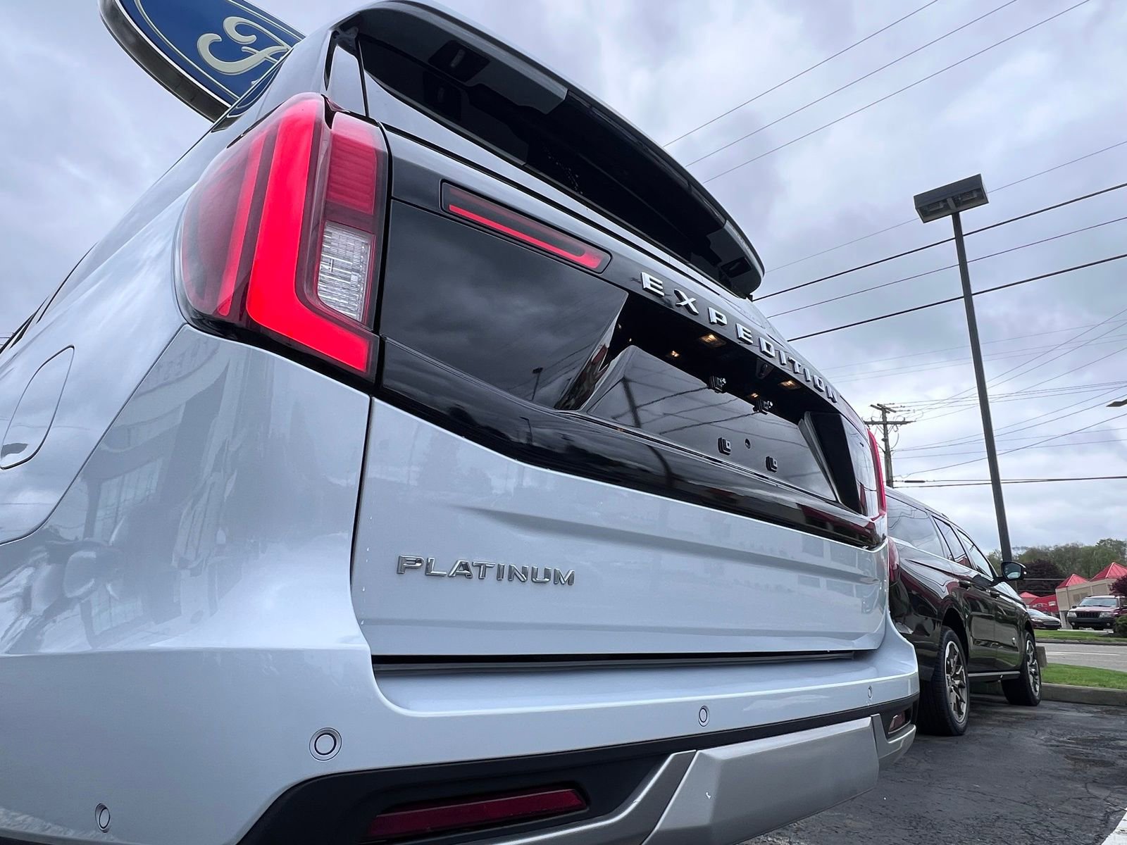 Certified 2025 Ford Expedition Platinum AWD/4WD image 11