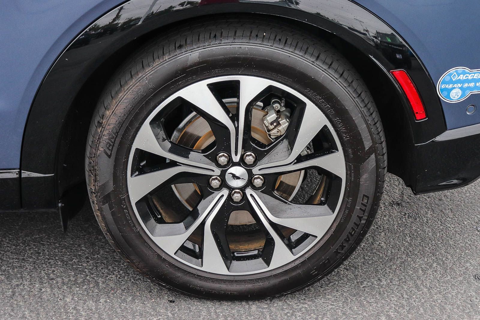 Certified 2021 Ford Mustang Mach-E Premium AWD/4WD image 8