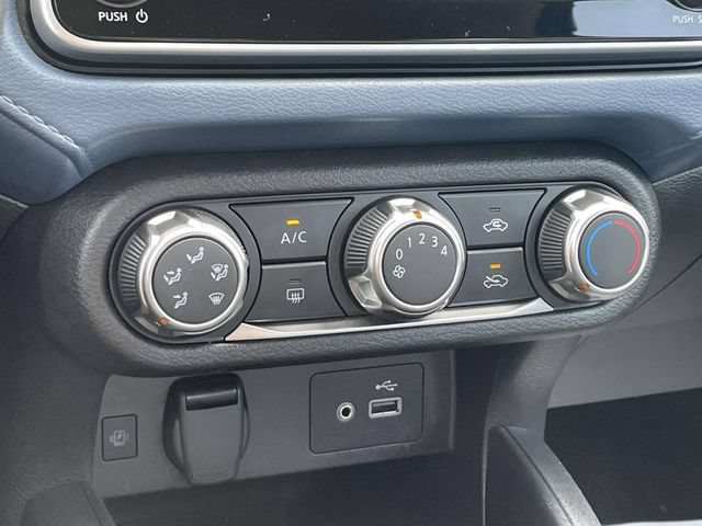 Used 2025 Nissan Versa SV FWD image 25