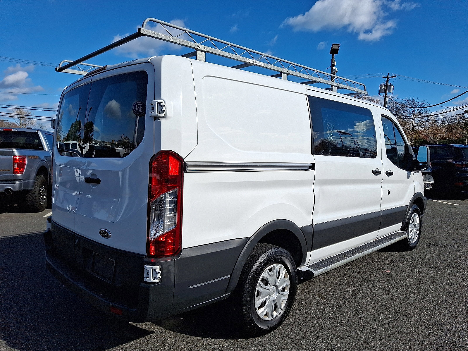 Certified 2018 Ford Transit 250 130 Low Roof w/ Exterior Upgrade Package image 5
