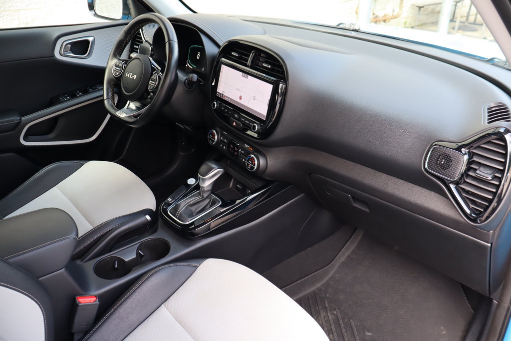 Used 2023 Kia Soul GT-Line FWD image 25