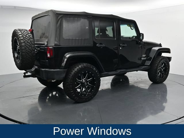 Used 2017 Jeep Wrangler Unlimited Sahara w/ Max Tow Package AWD/4WD image 11