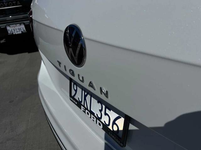 Used 2023 Volkswagen Tiguan SE R-Line image 10