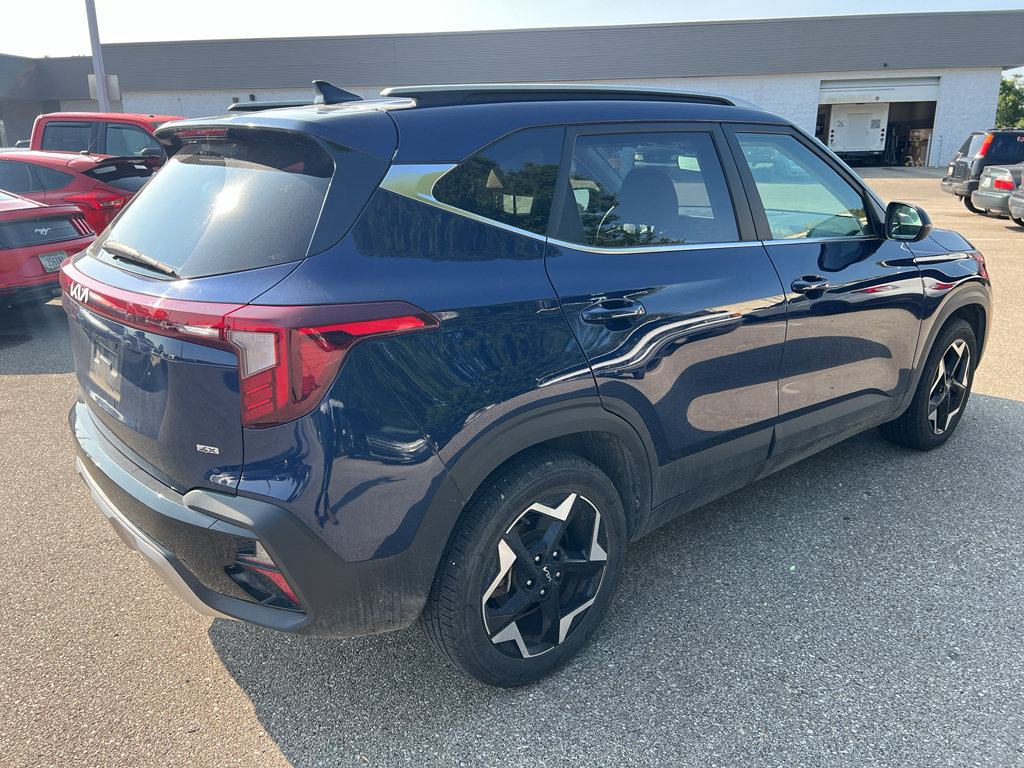 Used 2024 Kia Seltos EX AWD/4WD image 7