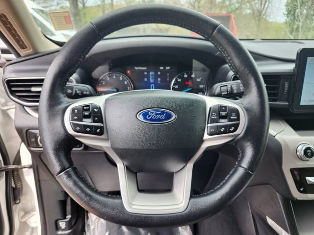 Certified 2022 Ford Explorer XLT w/ Equipment Group 202A AWD/4WD image 30