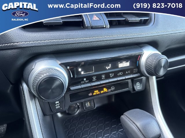Used 2025 Toyota RAV4 LE AWD/4WD image 29
