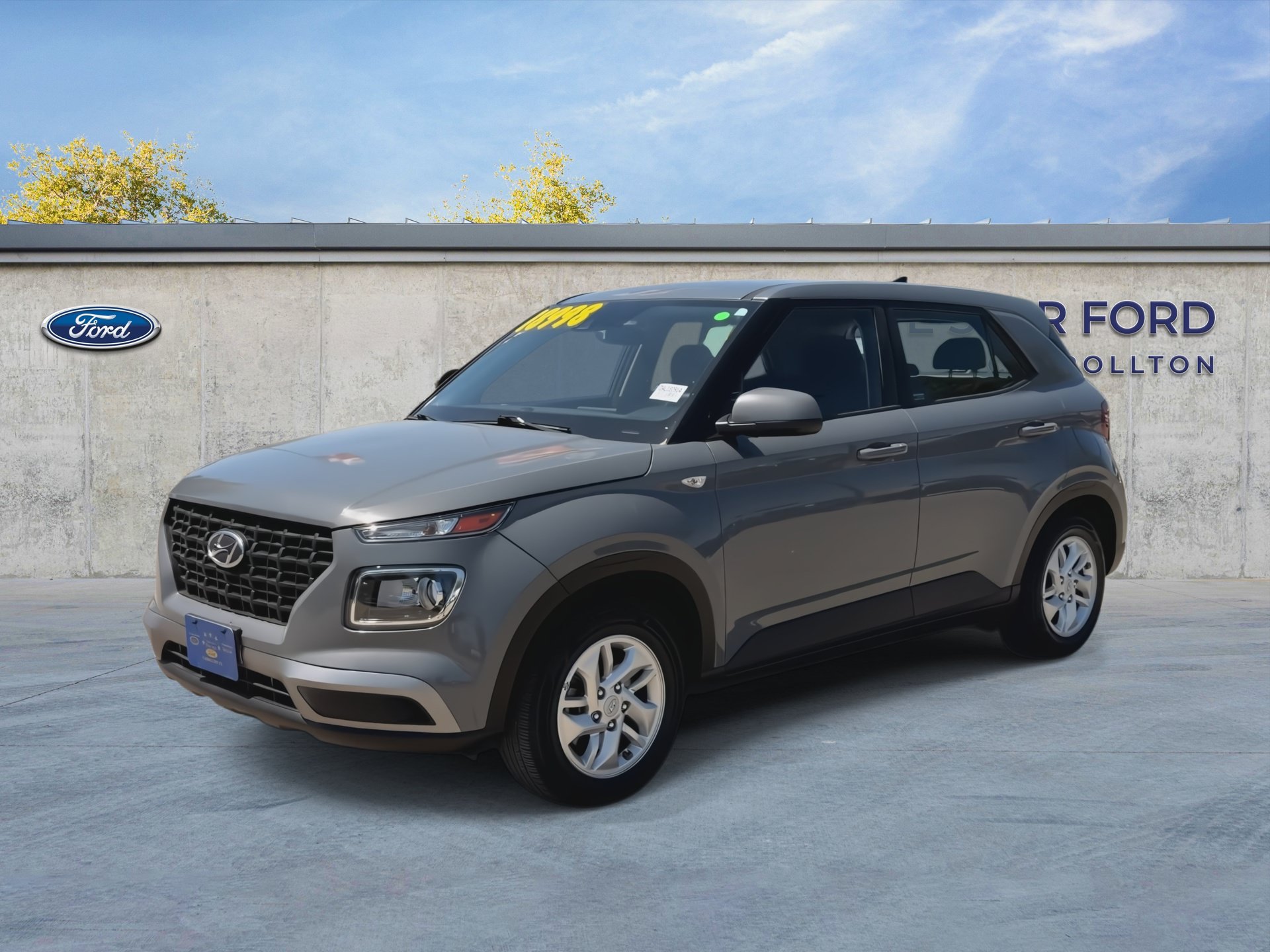 Used 2022 Hyundai Venue SE FWD image 4