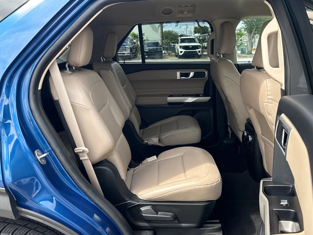 Certified 2023 Ford Explorer XLT w/ Equipment Group 202A RWD image 28