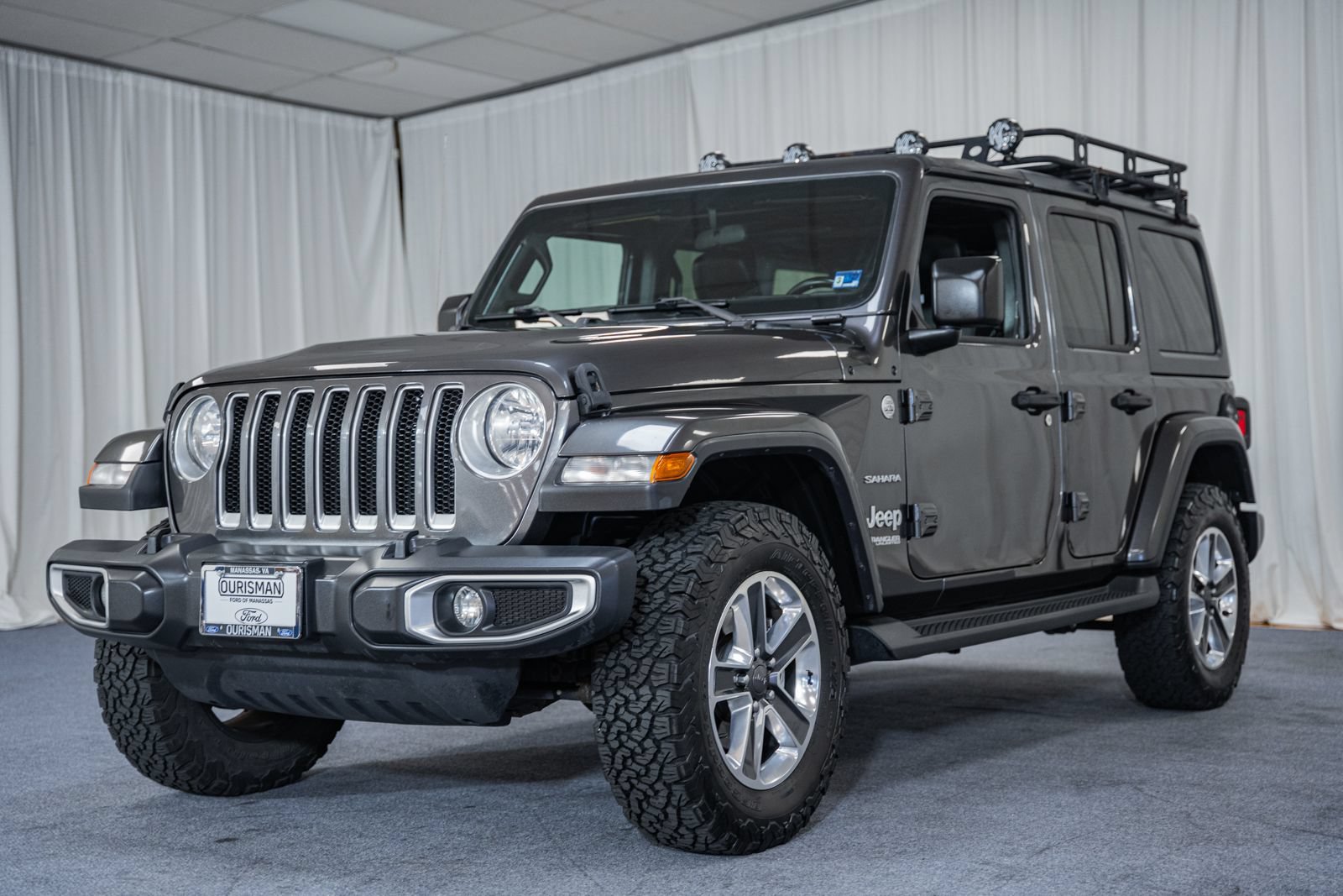 Used 2018 Jeep Wrangler Unlimited Sahara AWD/4WD image 3