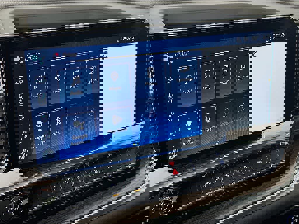 Used 2025 Chevrolet Silverado 1500 LT image 19