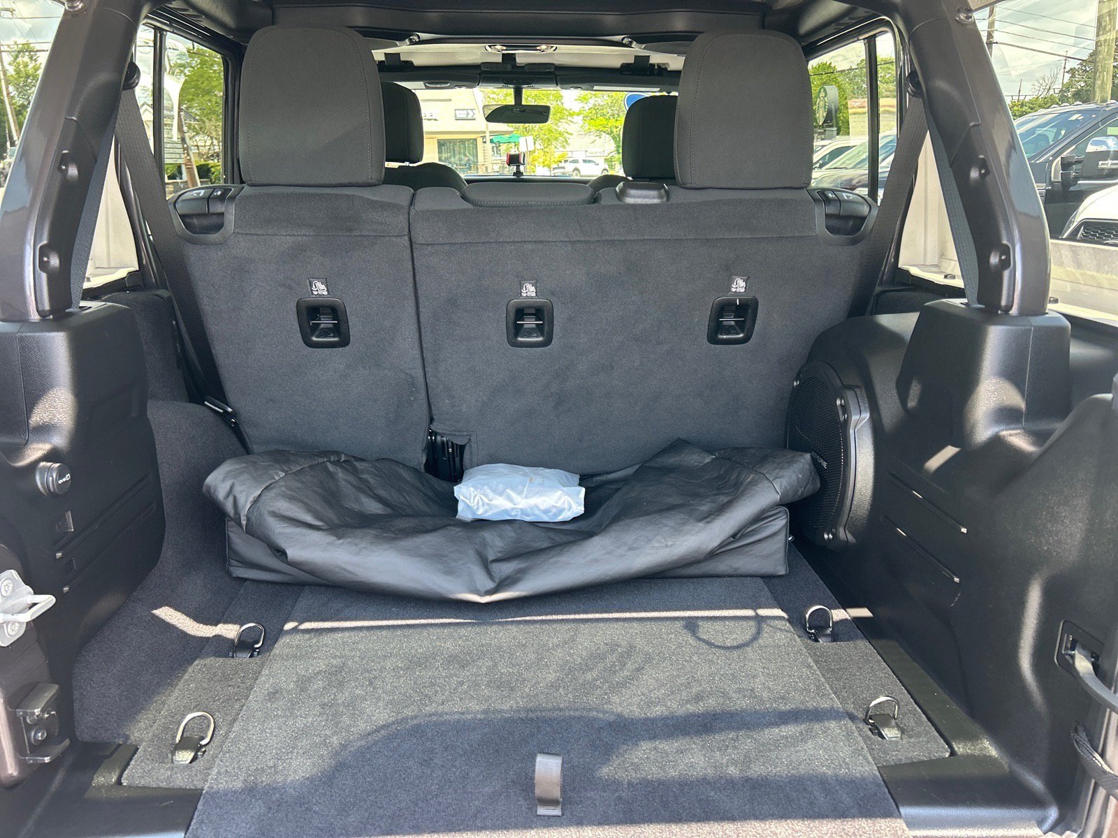 Used 2021 Jeep Wrangler Unlimited Rubicon AWD/4WD image 15